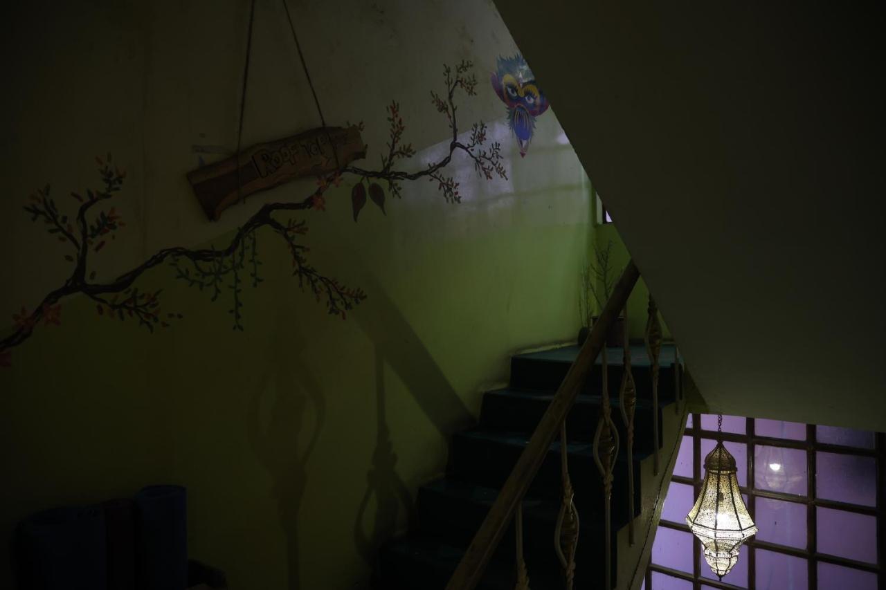 Good Vibes Hostel Varanasi Bagian luar foto