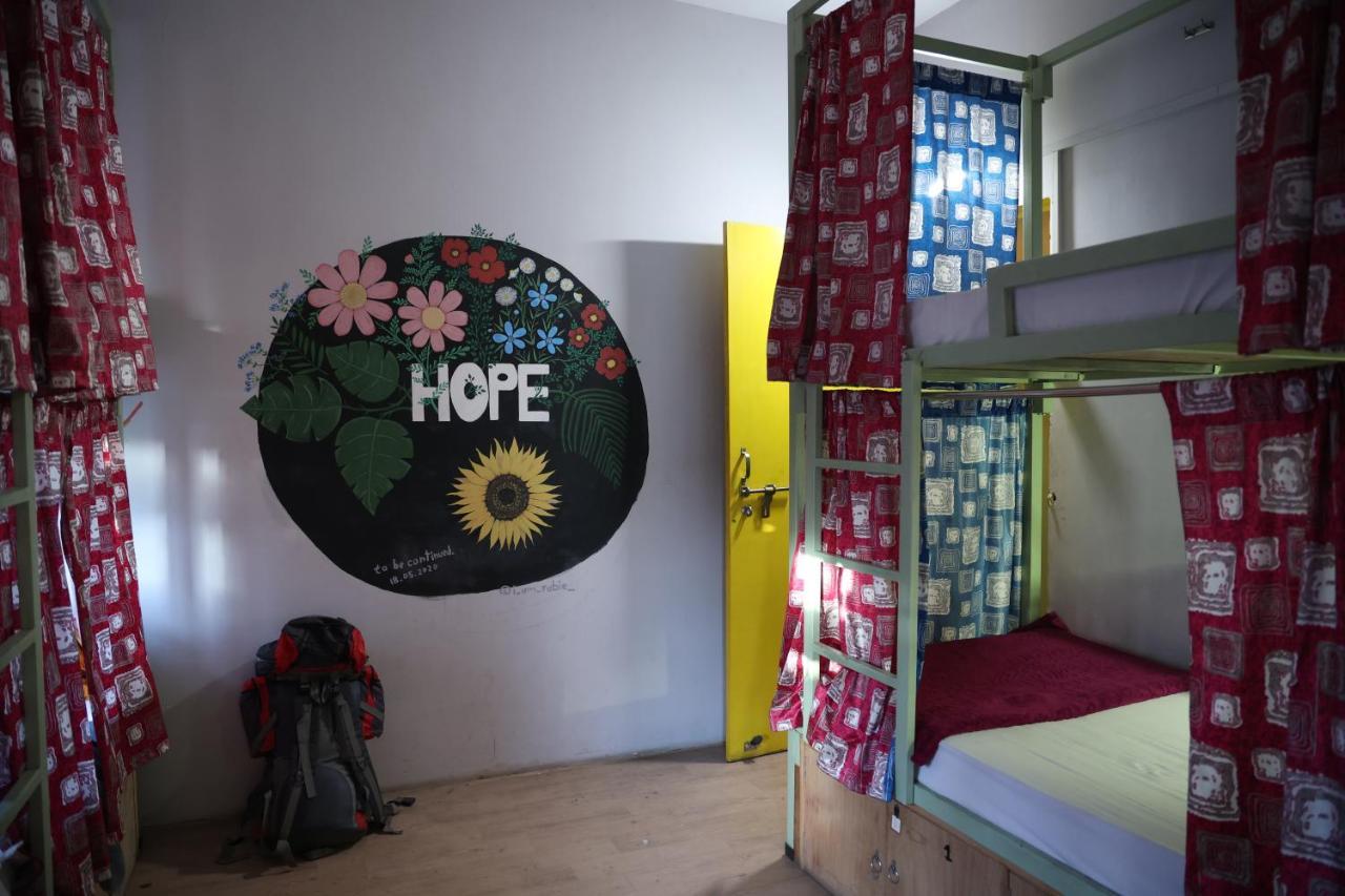 Good Vibes Hostel Varanasi Bagian luar foto