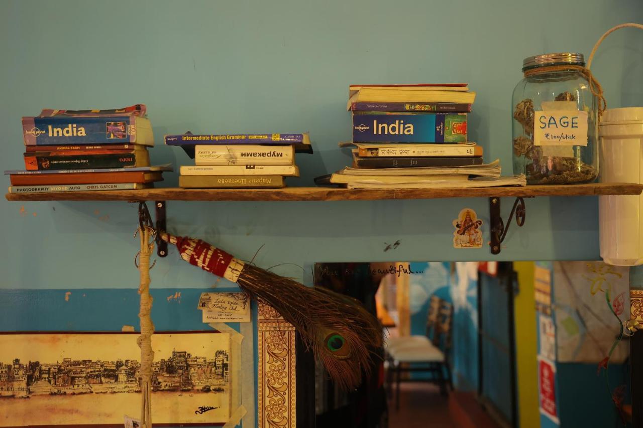 Good Vibes Hostel Varanasi Bagian luar foto