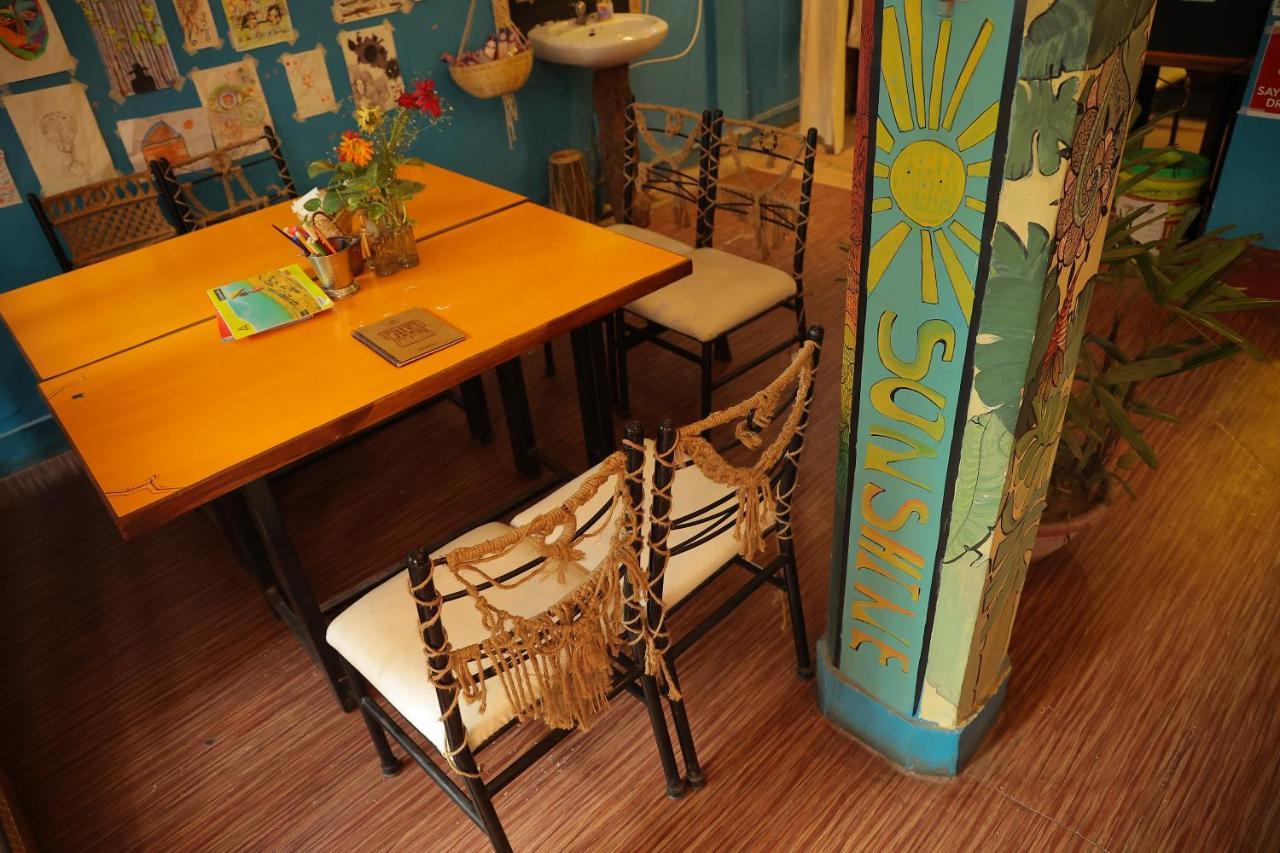 Good Vibes Hostel Varanasi Bagian luar foto