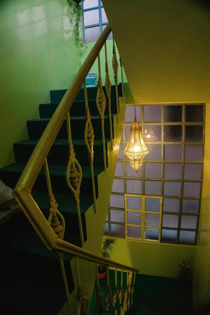 Good Vibes Hostel Varanasi Bagian luar foto